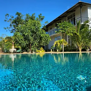 https://sapphire-garden-hotel.kandyhotelsnow.com